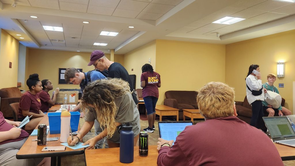 RA training culminates with a hectic yet successful day of&nbsp;Move-In