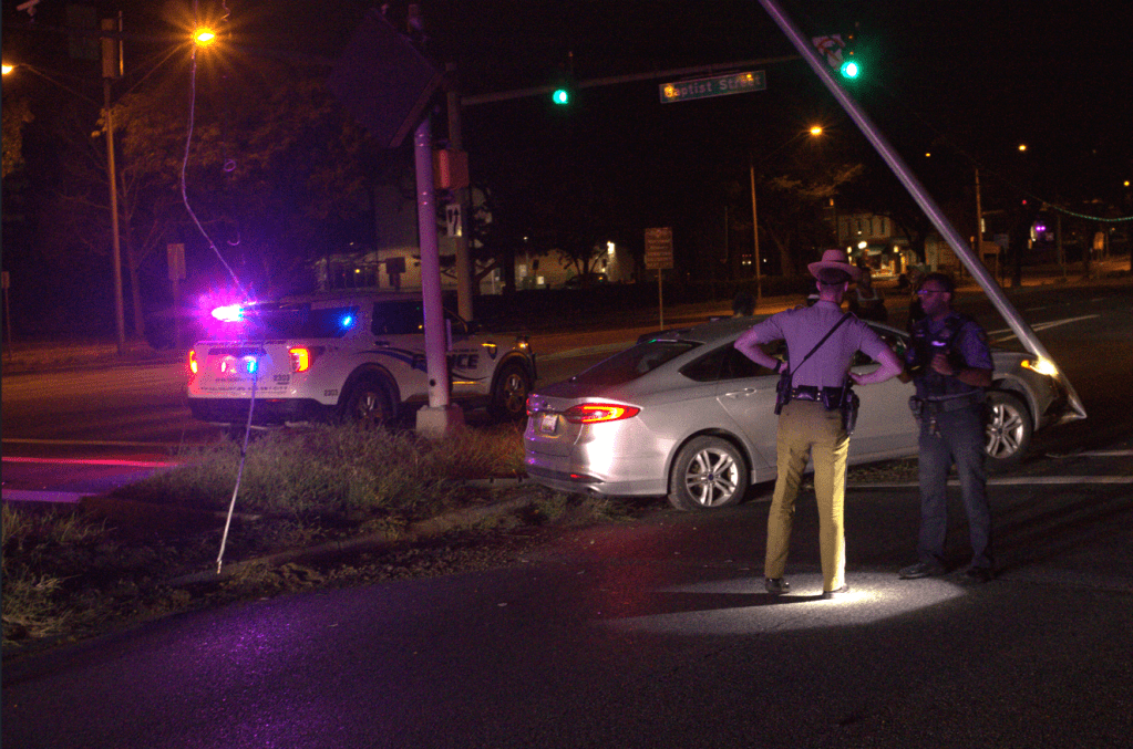 Car smashes into light pole along Ocean&nbsp;Gateway